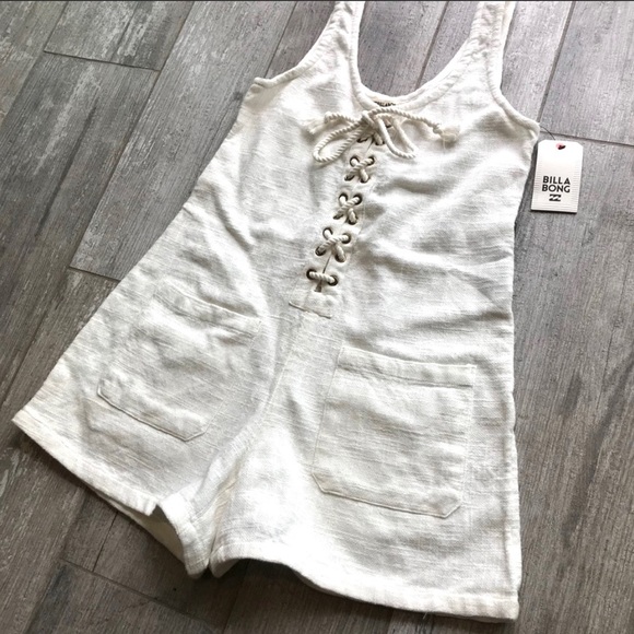 🔥🔥BILLABONG - LACE UP ROMPER🔥🔥 - Picture 4 of 8